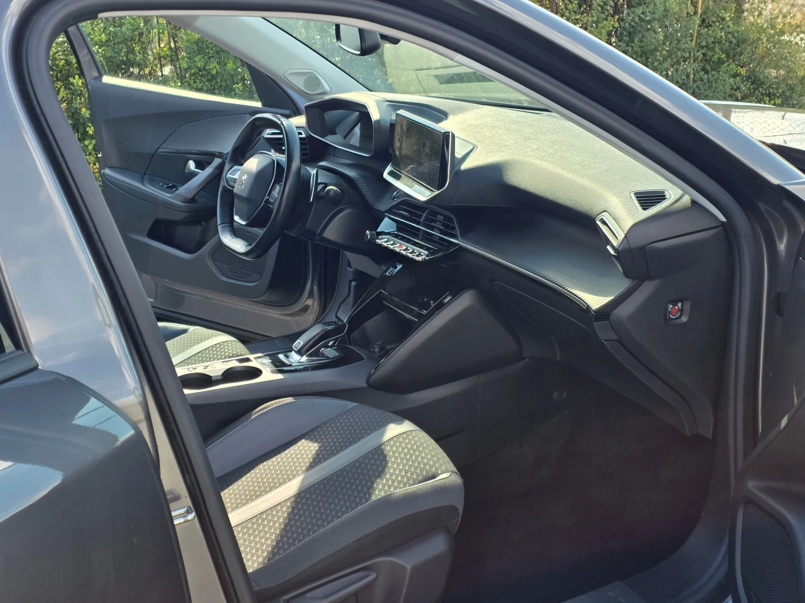 Peugeot 2008 1.5BLUE HDI ALLURE EAT8 131 2 броя - изображение 9