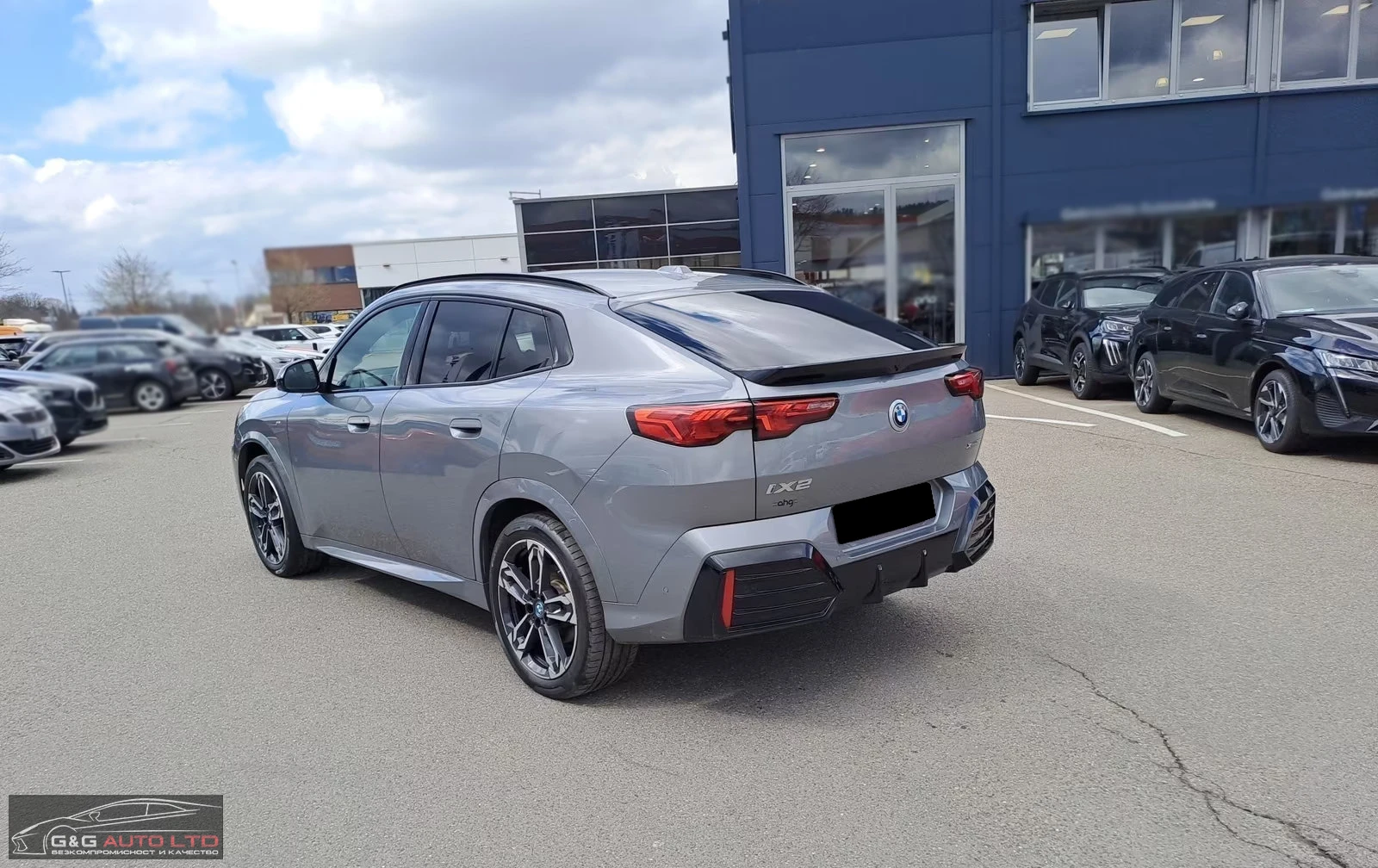 BMW iX2 xDrive30/306HP/M-SPORT/HUD/CAM/NAVI/LED/AHK/254g - изображение 3