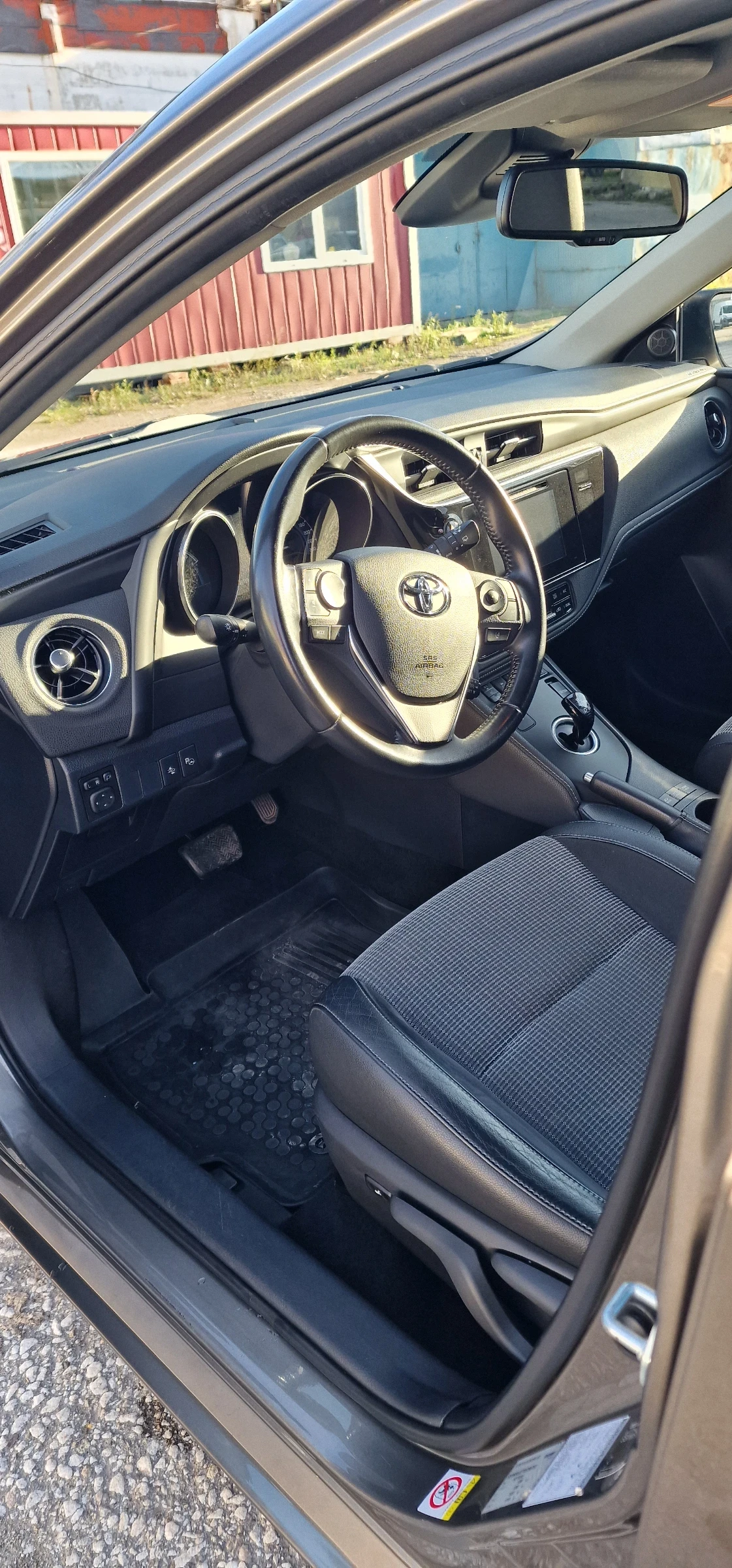 Toyota Auris | Mobile.bg � ����������� 6