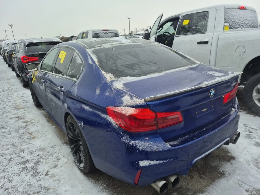 BMW M5 * CARFAX * КАРБОНОВ ТАВАН* СПОРТНА ГЕНЕРАЦИЯ*  - изображение 2