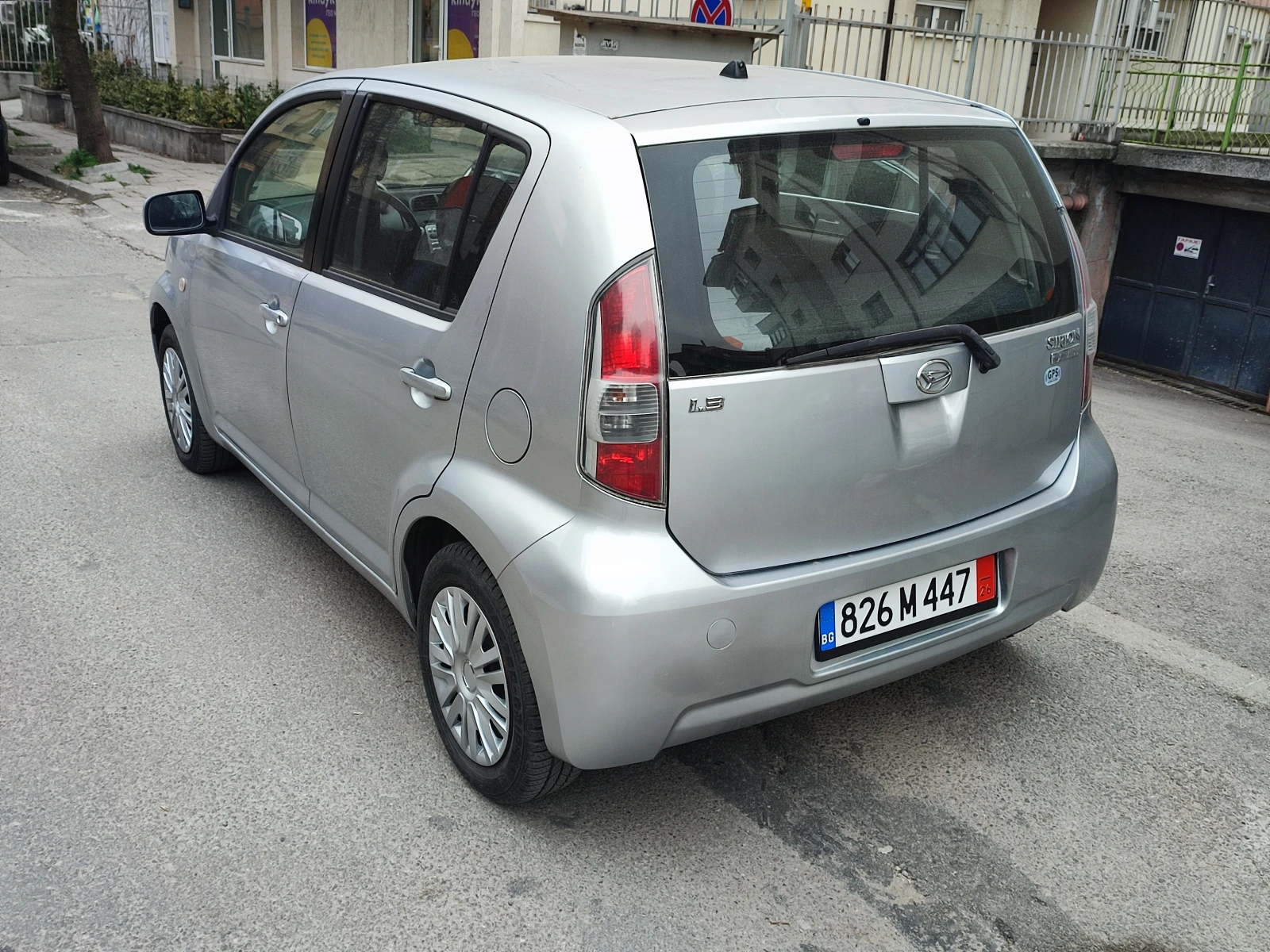 Daihatsu Sirion 1.3i-87kc-АВТОМАТИК-КЛИМАТИК-ЕВРО4, снимка 6 - Автомобили и джипове - 53908677