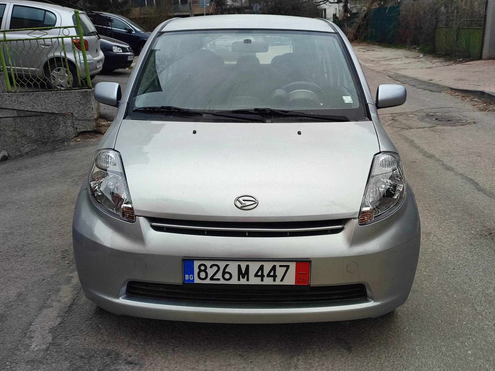 Daihatsu Sirion 1.3i-87kc-АВТОМАТИК-КЛИМАТИК-ЕВРО4, снимка 2 - Автомобили и джипове - 53908677