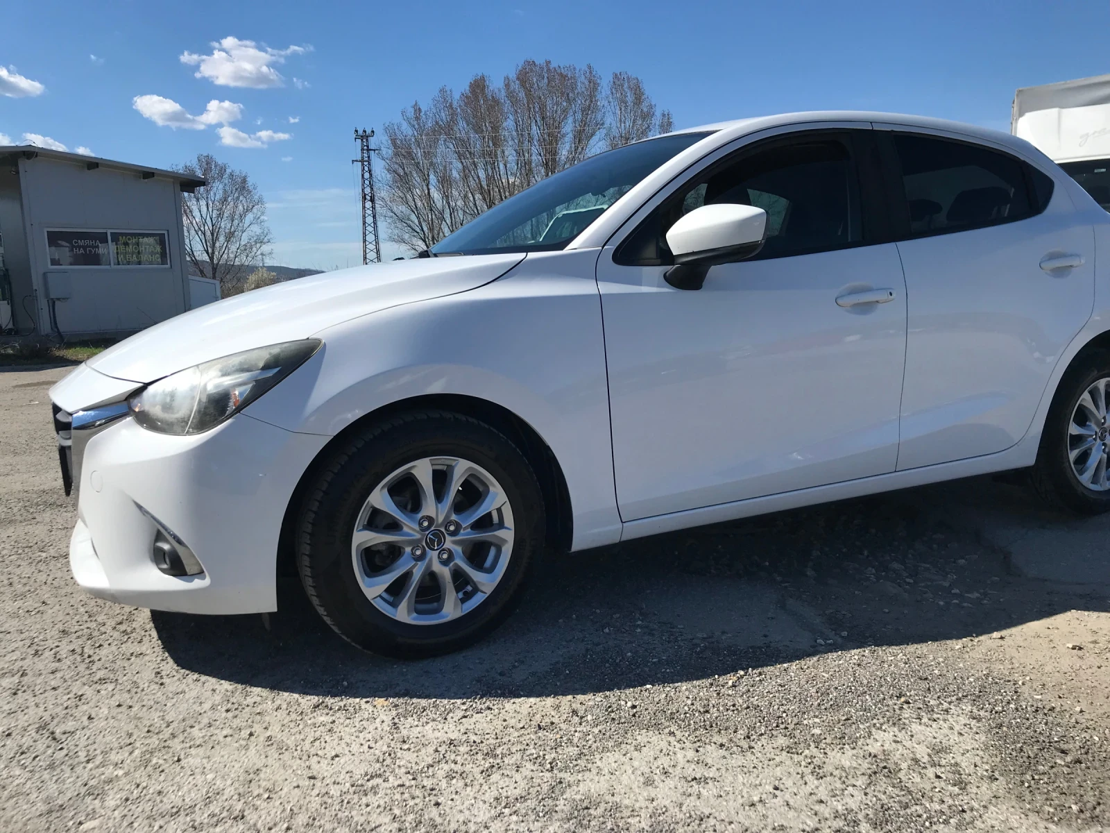 Mazda 2 1.5I, снимка 9 - Автомобили и джипове - 54134800