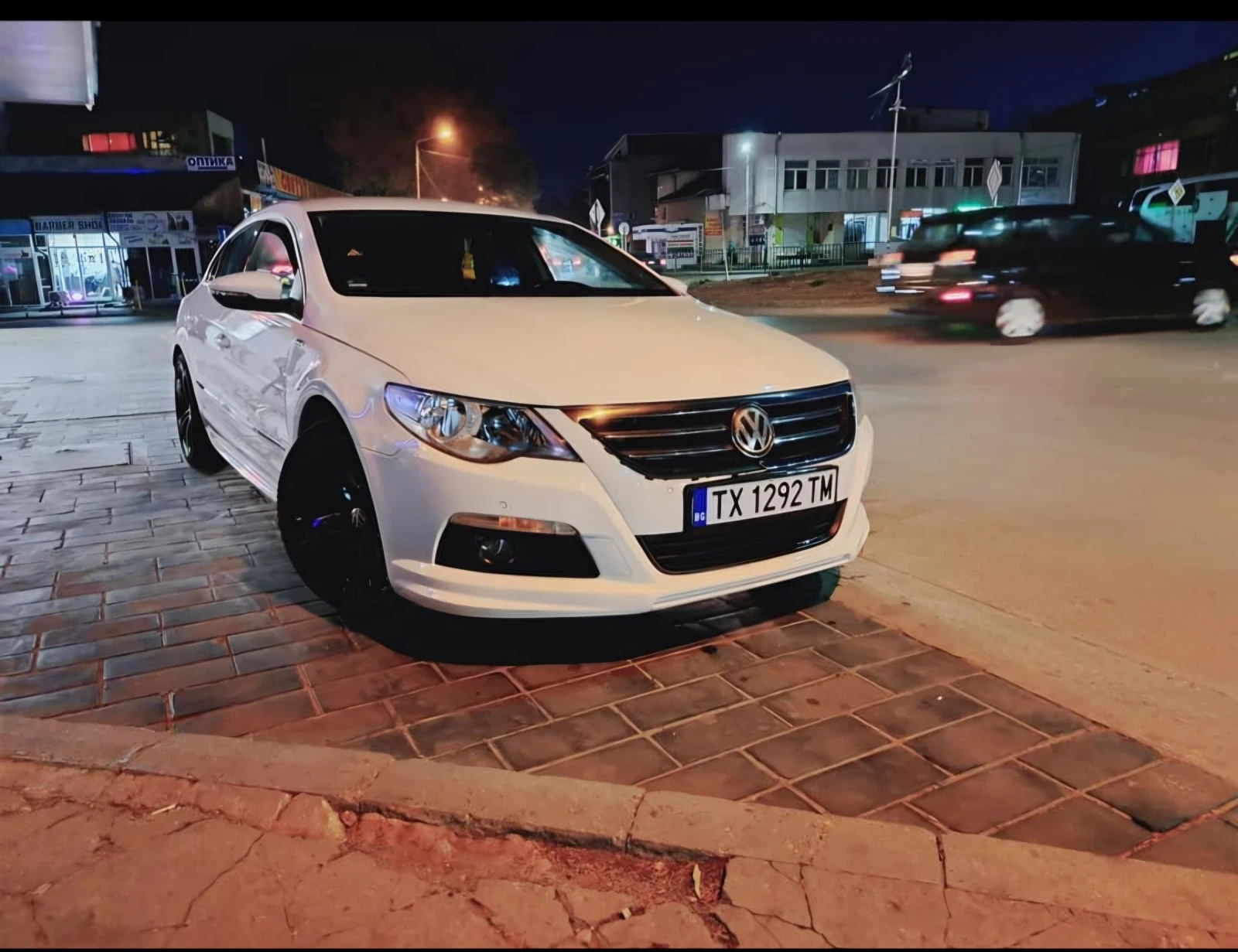 VW Passat 2.0 TDI, снимка 2 - Автомобили и джипове - 54673405