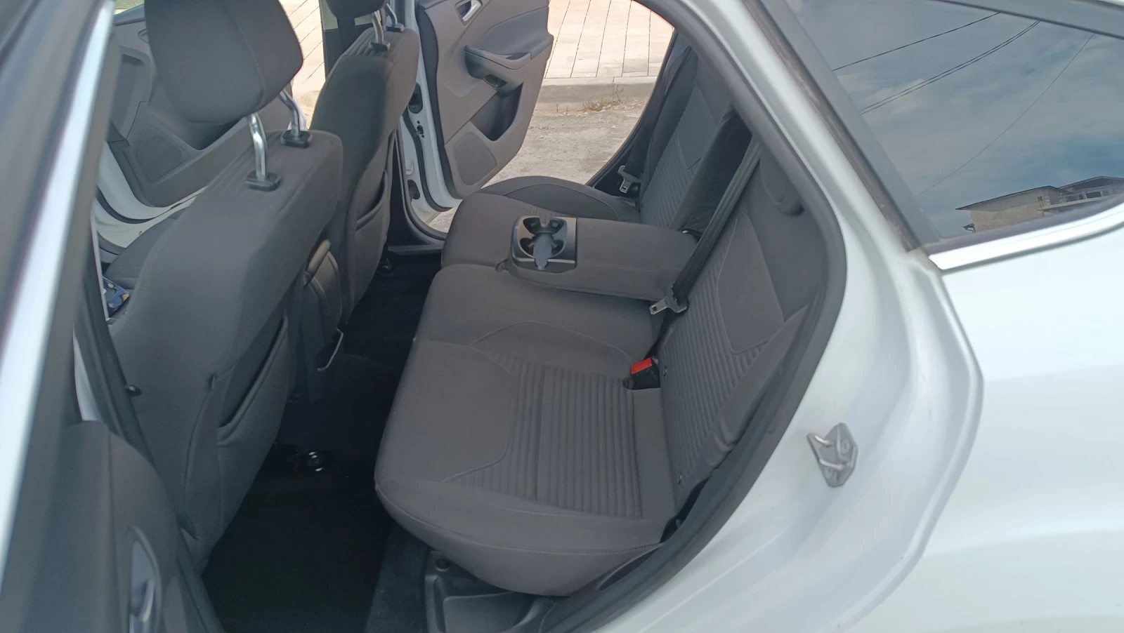 Ford Focus 1.5 в топ състояние навигация , снимка 12 - Автомобили и джипове - 54976142