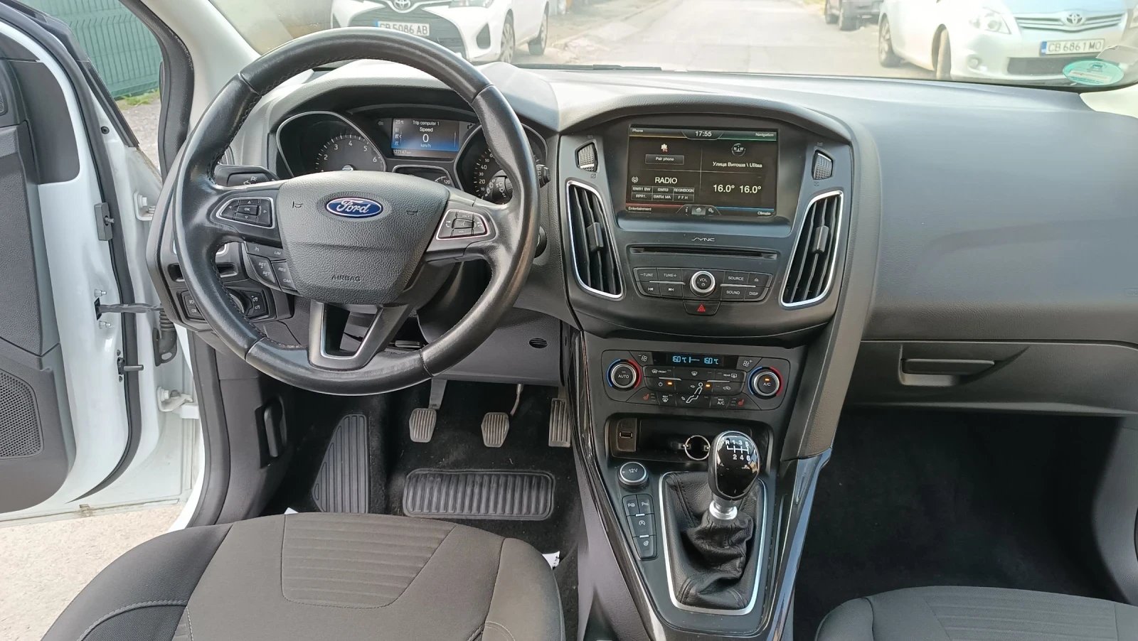 Ford Focus 1.5 в топ състояние навигация , снимка 17 - Автомобили и джипове - 54976142