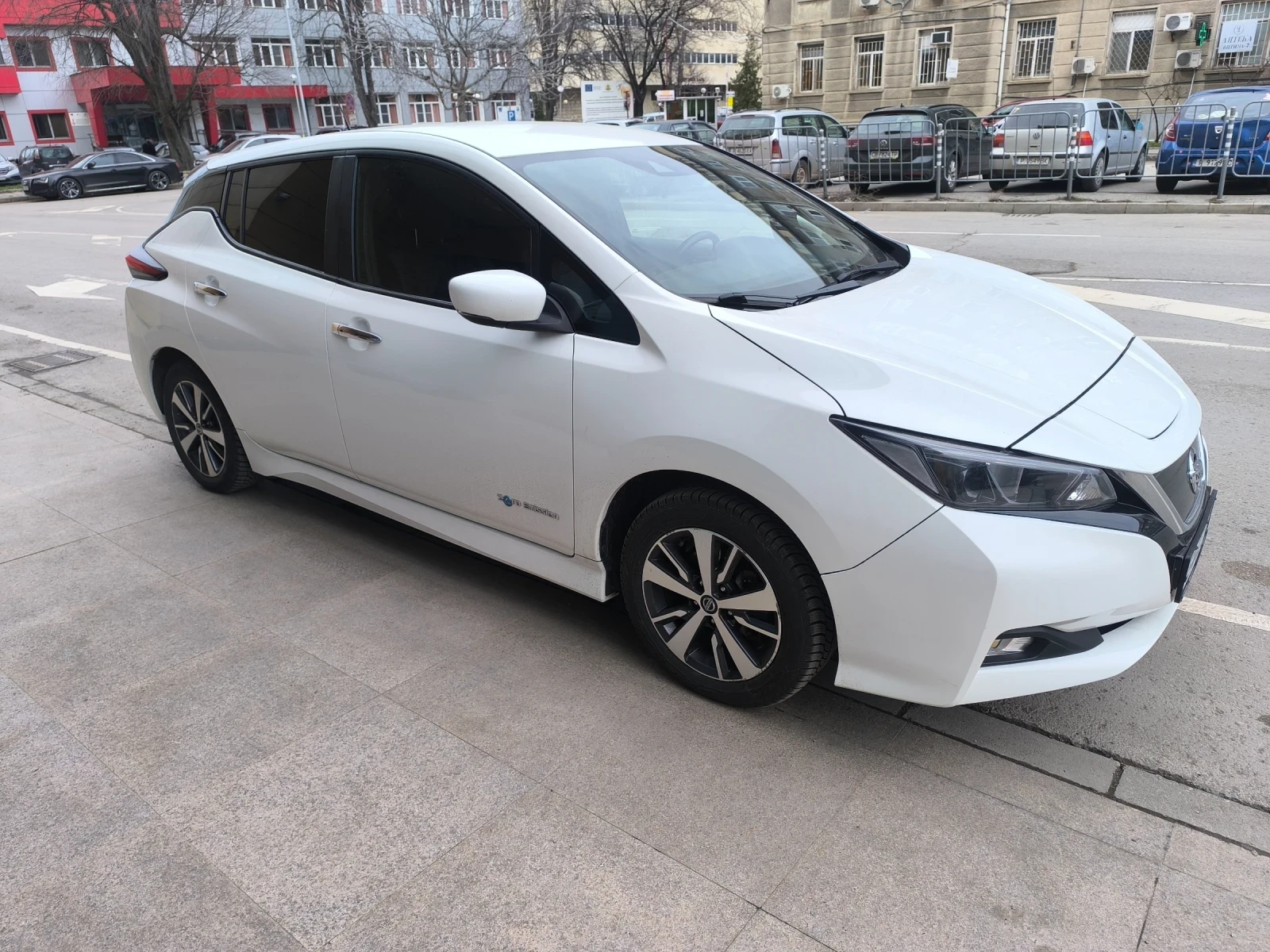 Nissan Leaf , снимка 2 - Автомобили и джипове - 55094500