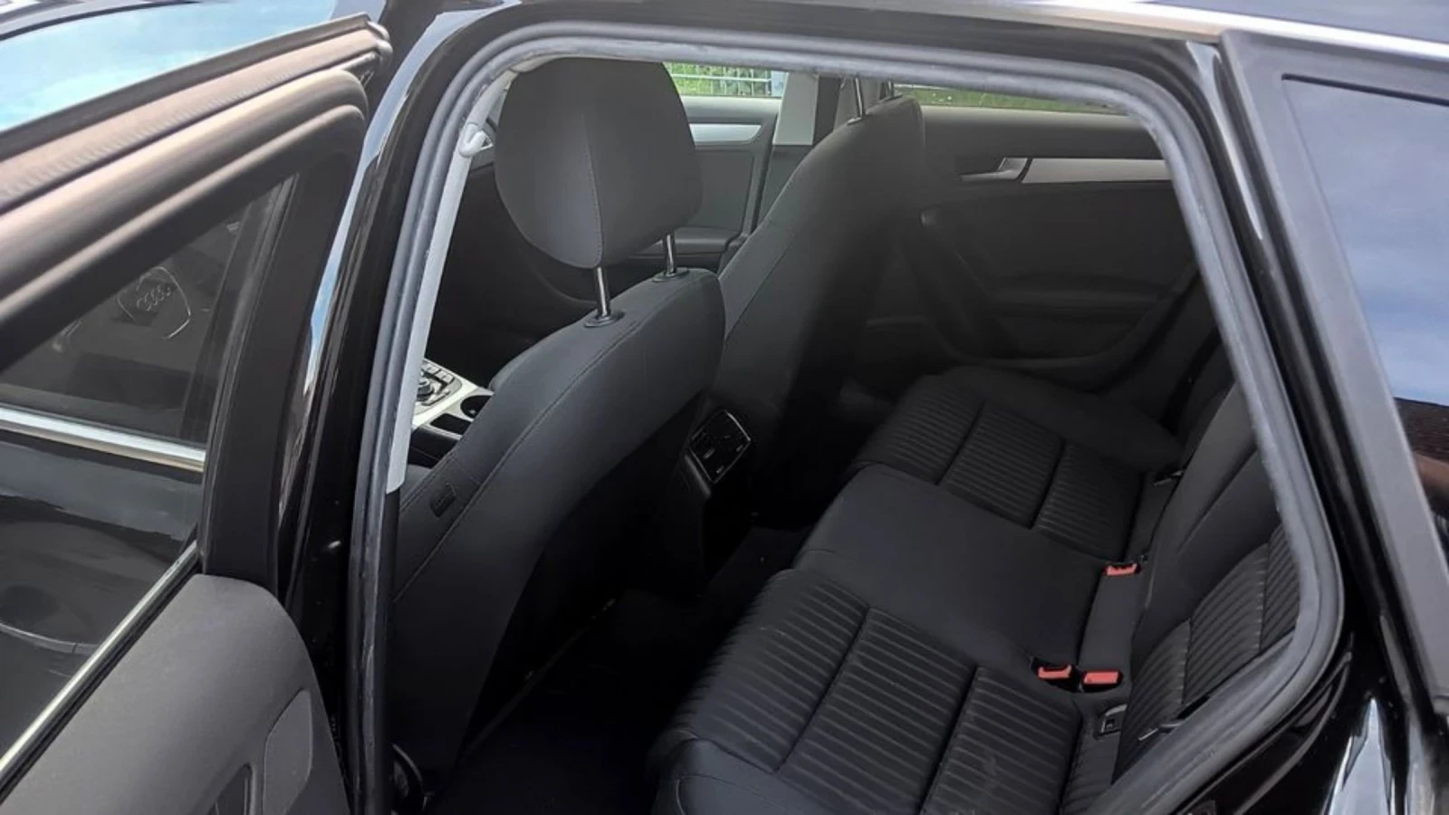 Audi A4 2.0 TDI 143кс Перфектна, снимка 6 - Автомобили и джипове - 55095198