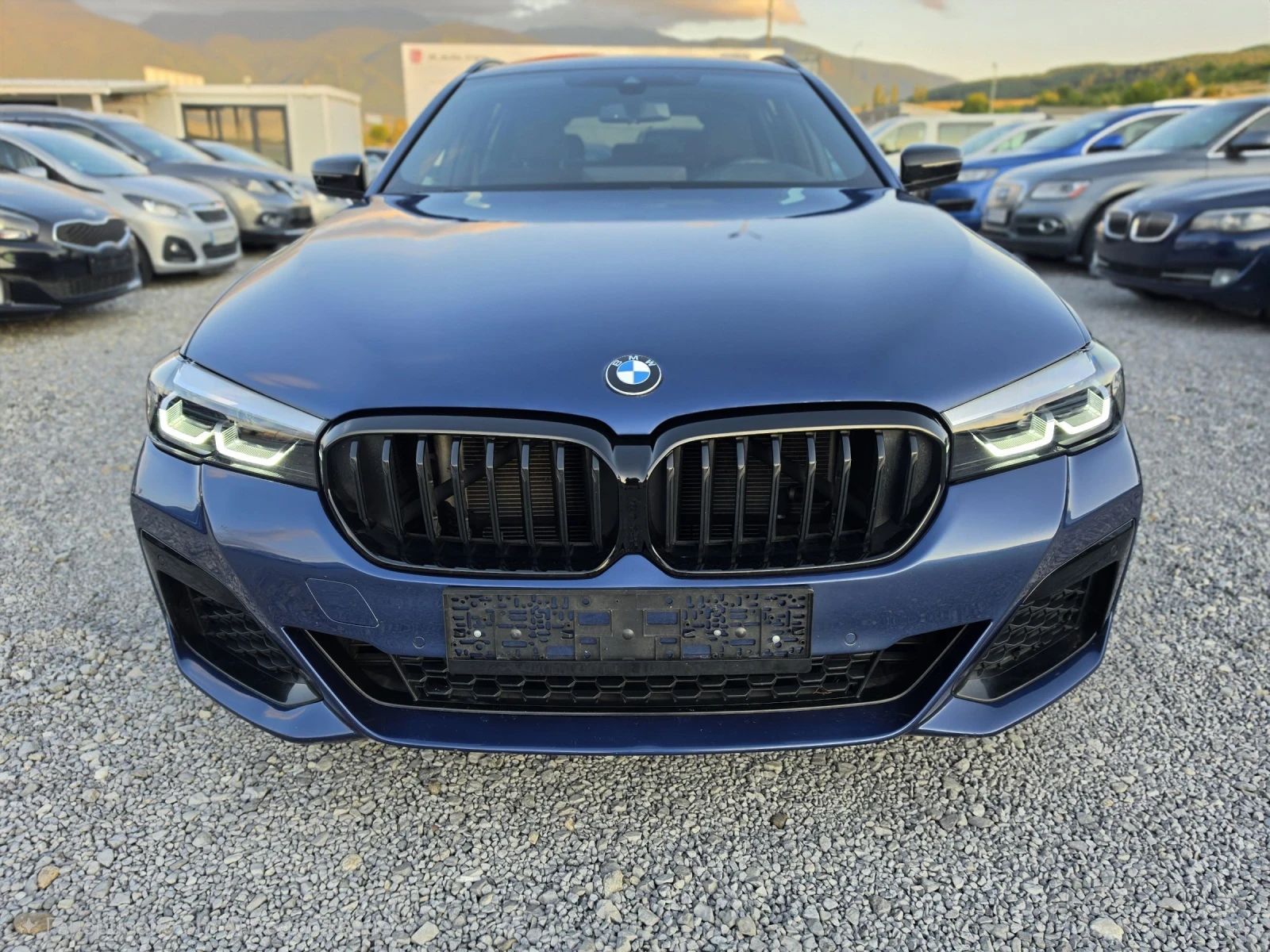 BMW 530 xDrive Touring /M packet / Mild Hybrid / 286 k, снимка 2 - Автомобили и джипове - 55411310