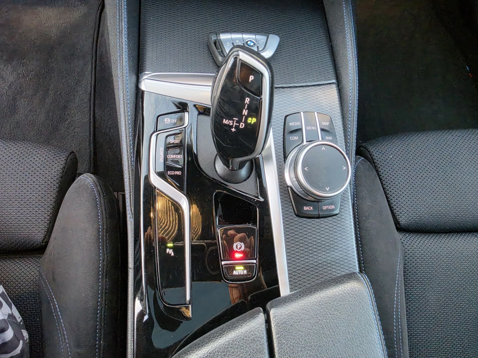 BMW 530 xDrive Touring /M packet / Mild Hybrid / 286 k, снимка 17 - Автомобили и джипове - 55411310