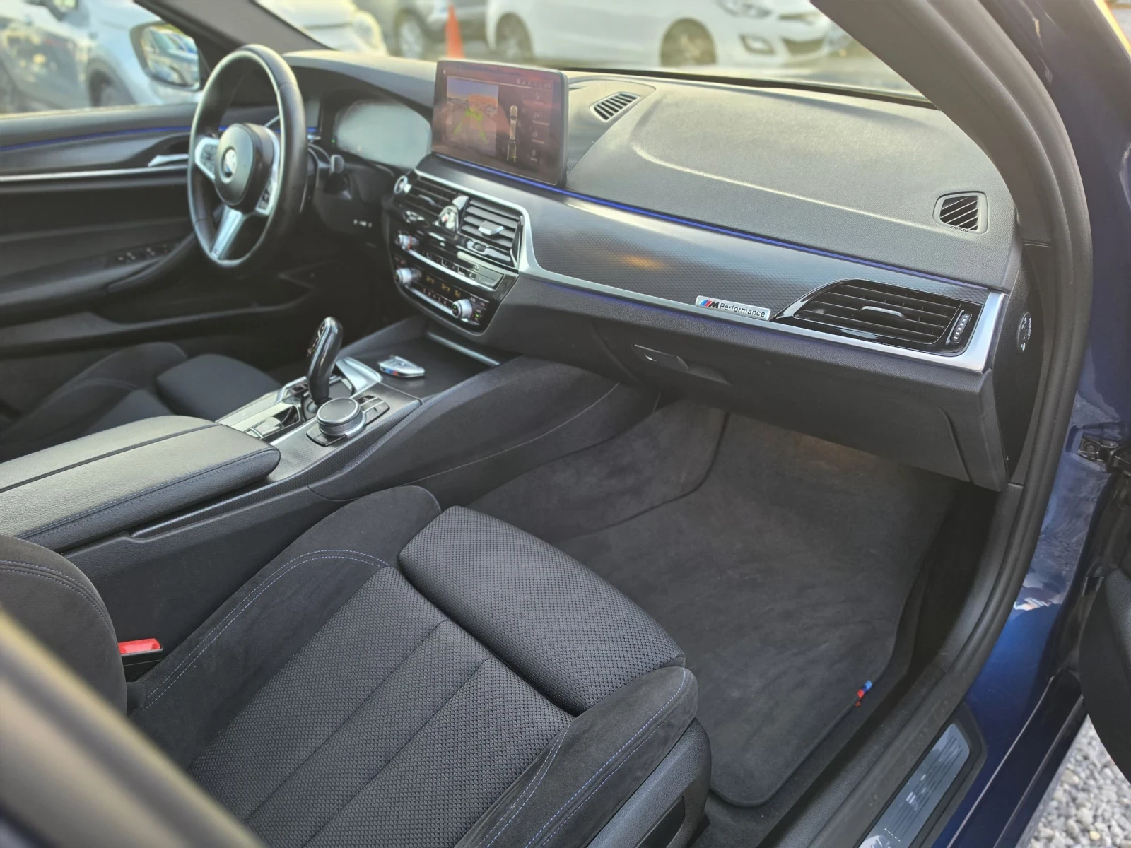 BMW 530 xDrive Touring /M packet / Mild Hybrid / 286 k, снимка 10 - Автомобили и джипове - 55411310