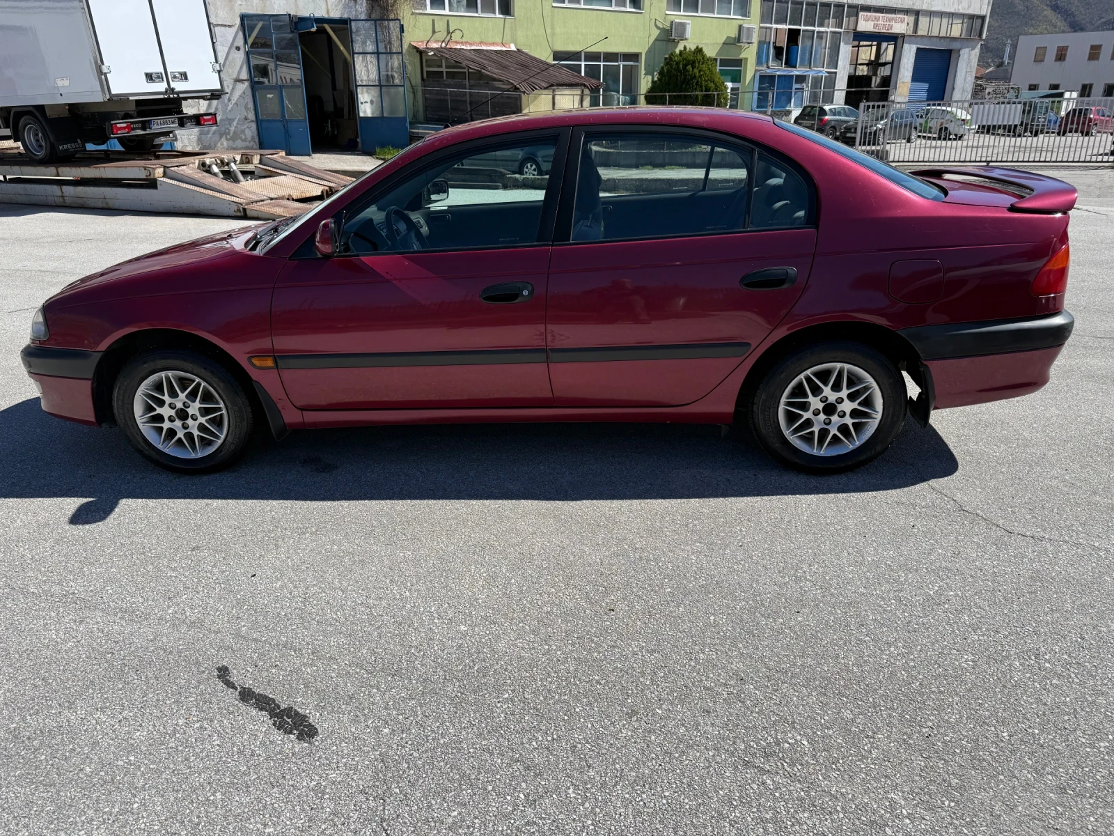 Toyota Avensis Бензин 1, 6, снимка 3 - Автомобили и джипове - 55710595