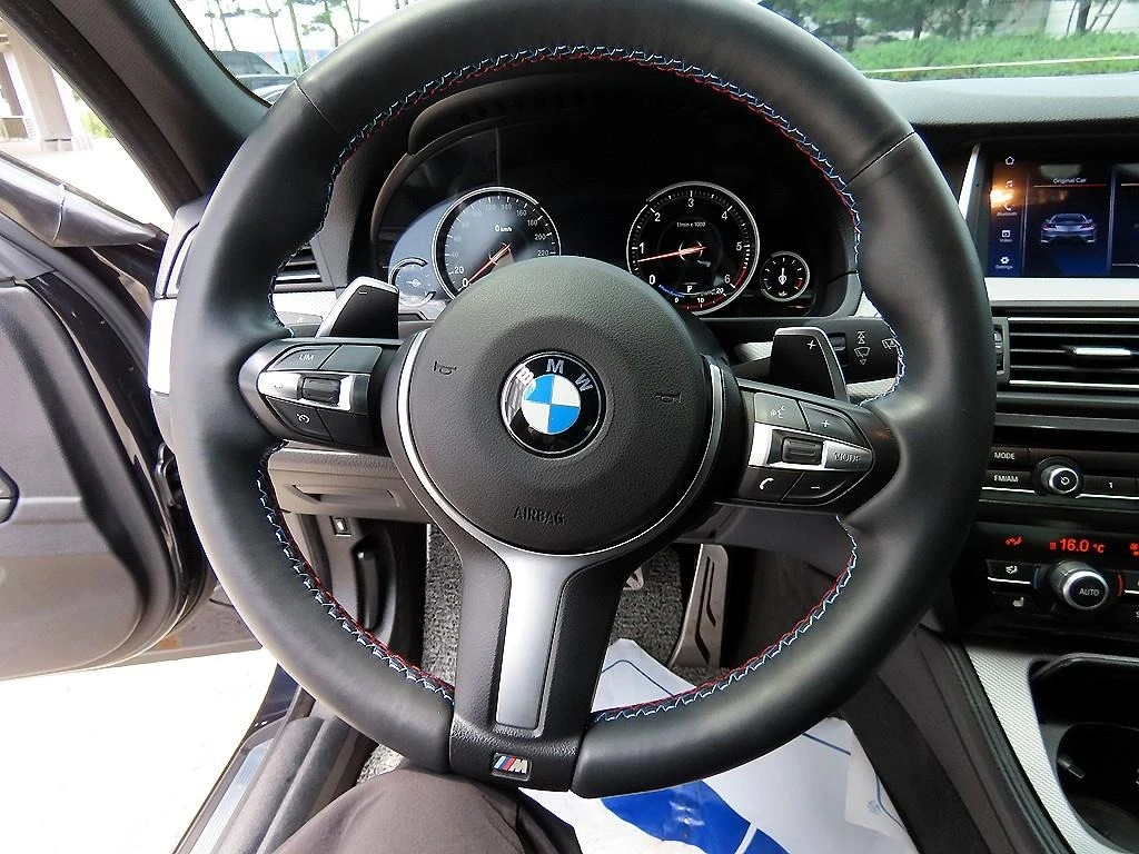 BMW 550 2015 M550d Xdrive* Hud* Масажи* Фиксирана цена, снимка 10 - Автомобили и джипове - 56104174