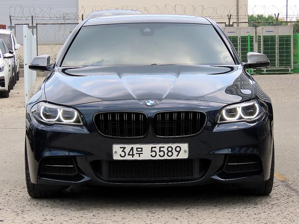 BMW 550 2015 M550d Xdrive* Hud* Масажи* Фиксирана цена, снимка 2 - Автомобили и джипове - 56104174