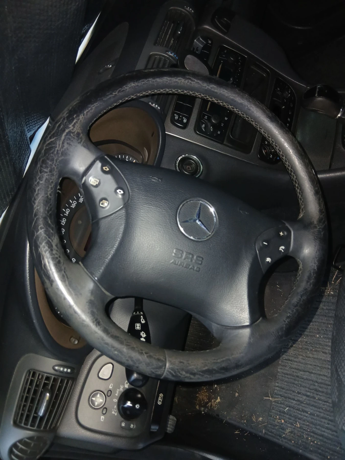 Mercedes-Benz C 270 Avantgarde, снимка 8 - Автомобили и джипове - 56124269