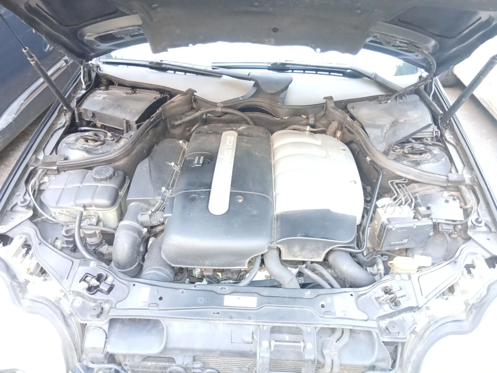Mercedes-Benz C 270 Avantgarde, снимка 7 - Автомобили и джипове - 56124269