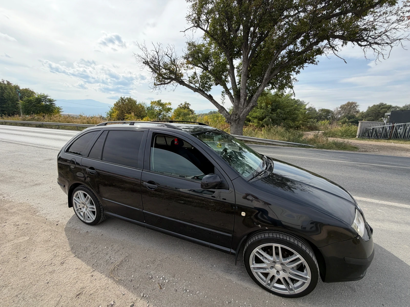 Skoda Fabia, снимка 5 - Автомобили и джипове - 56450306