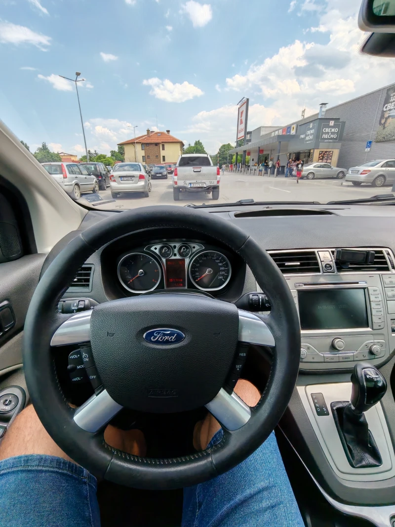 Ford Kuga, снимка 8 - Автомобили и джипове - 52079400