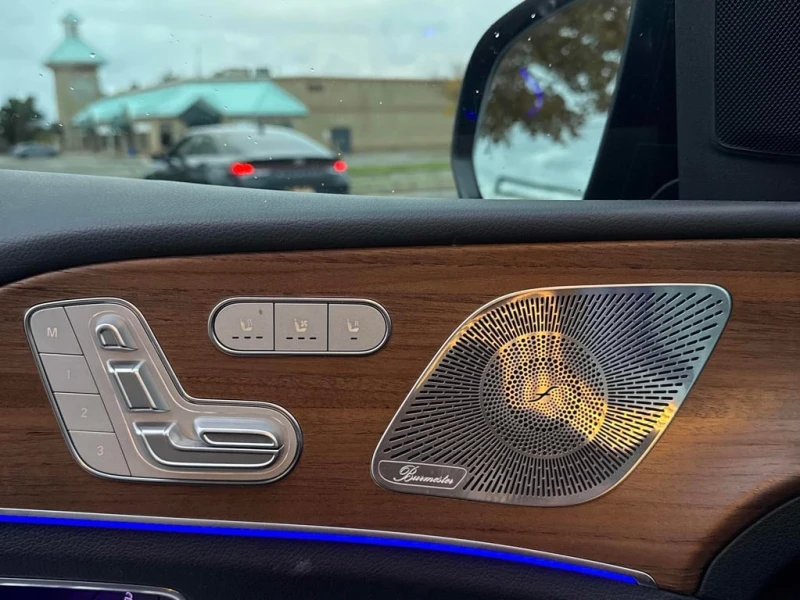 Mercedes-Benz GLS580 | CARFAX | 5-ZONE CLIMATE CONTROL | ПОДГРЕВИ, снимка 10 - Автомобили и джипове - 53368101