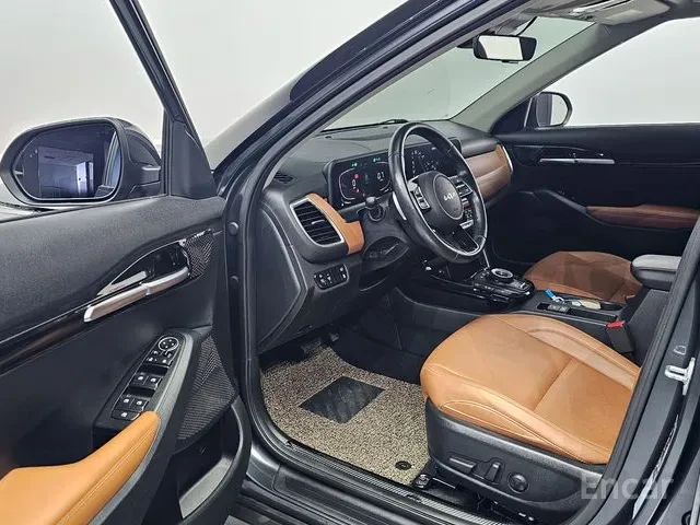 Kia Seltos 1.6 Turbo 4WD, снимка 11 - Автомобили и джипове - 55577954