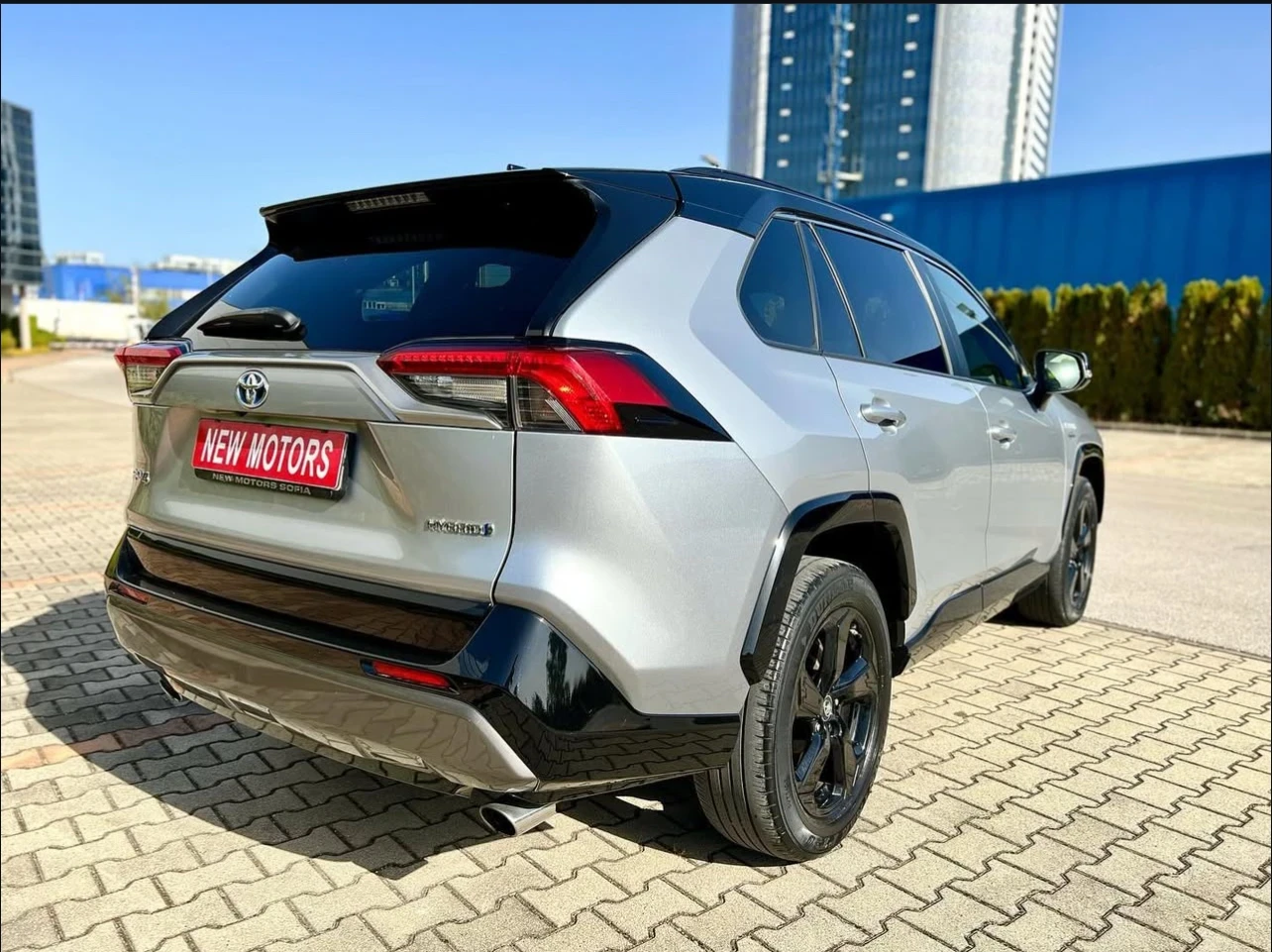 Toyota Rav4 2.5Hybrid-Регистриран-Обслужен-Лизинг през уникред - изображение 4