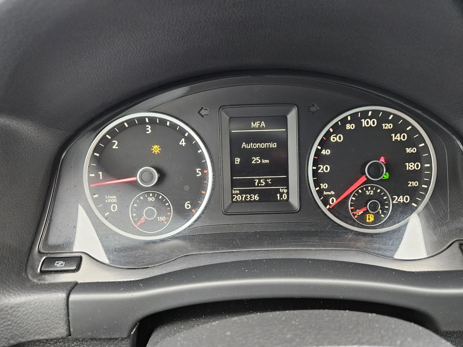 VW Tiguan 2.0 TDI * DSG * 4X4*  | Mobile.bg   12