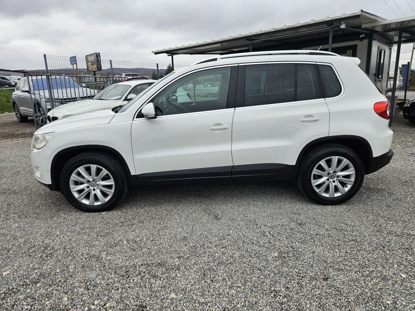 VW Tiguan 2.0 TDI * DSG * 4X4*  - изображение 8