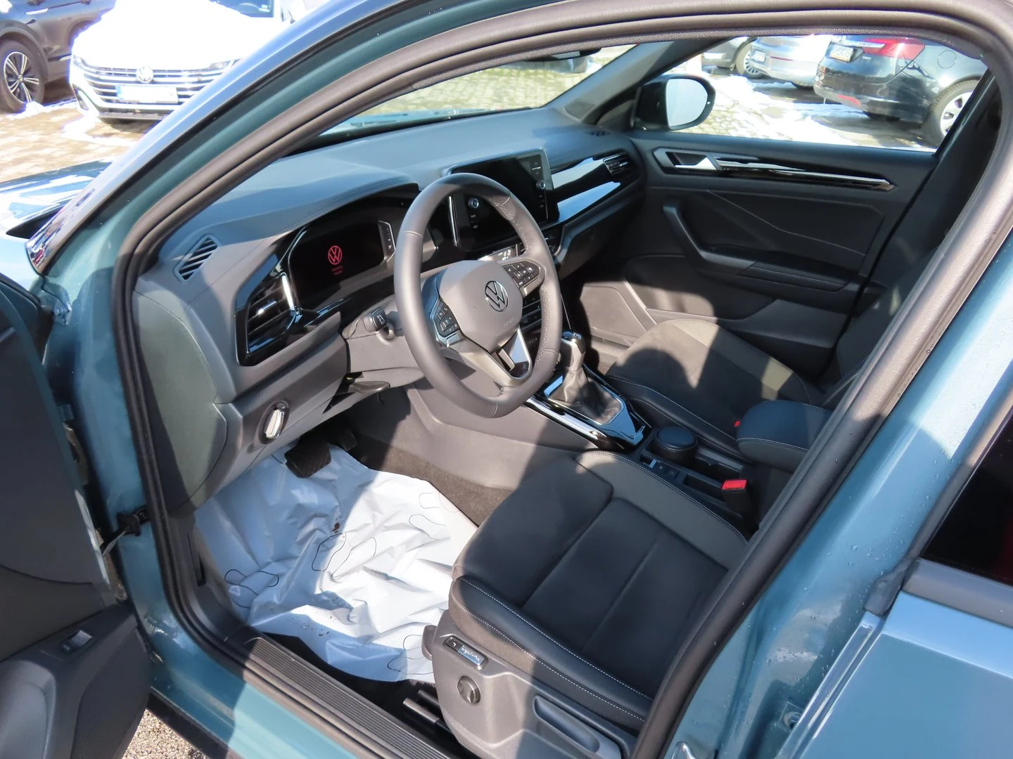 VW T-Roc VW T- Roc Style Plus 1.5 TSI OPF DSG - изображение 4