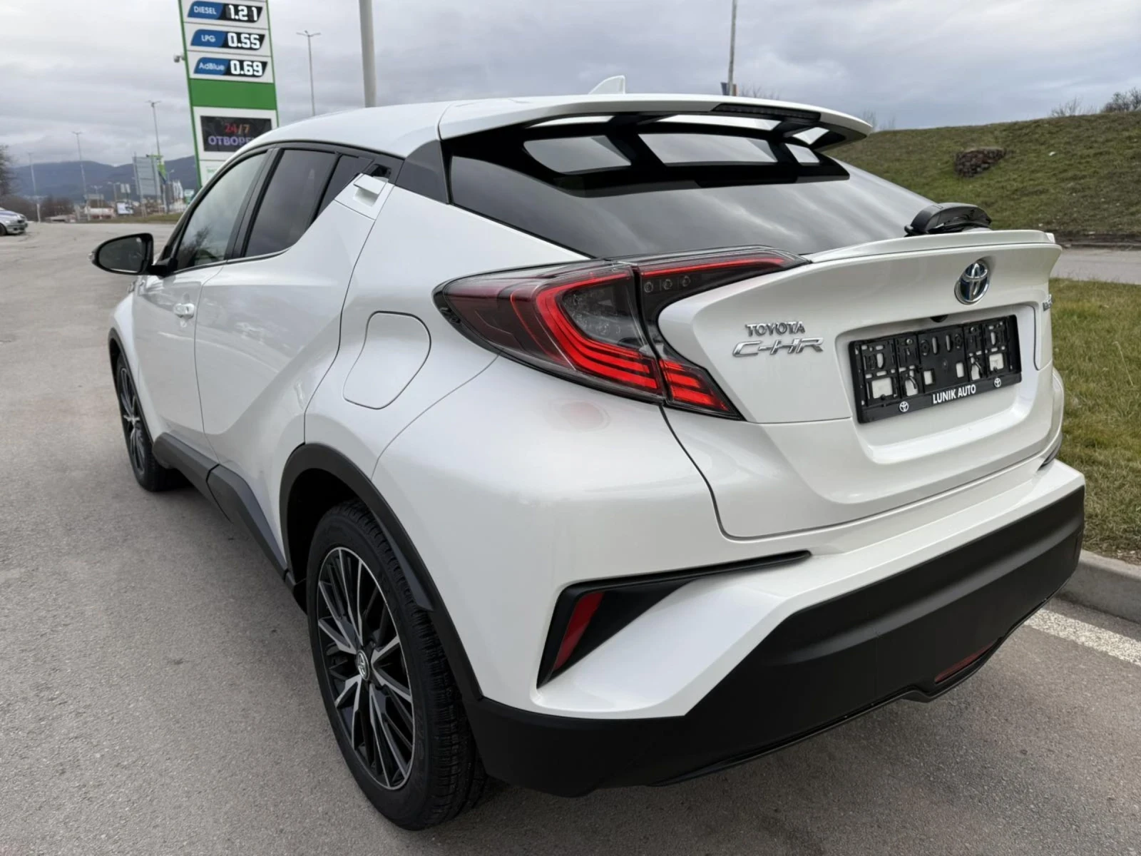 Toyota C-HR HYBRID 1.8  93000 | Mobile.bg � ����������� 4