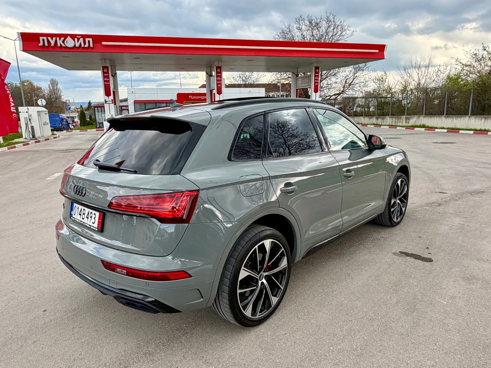 Audi Q5 3x Sline Blak optik FUL, снимка 4 - Автомобили и джипове - 54158842