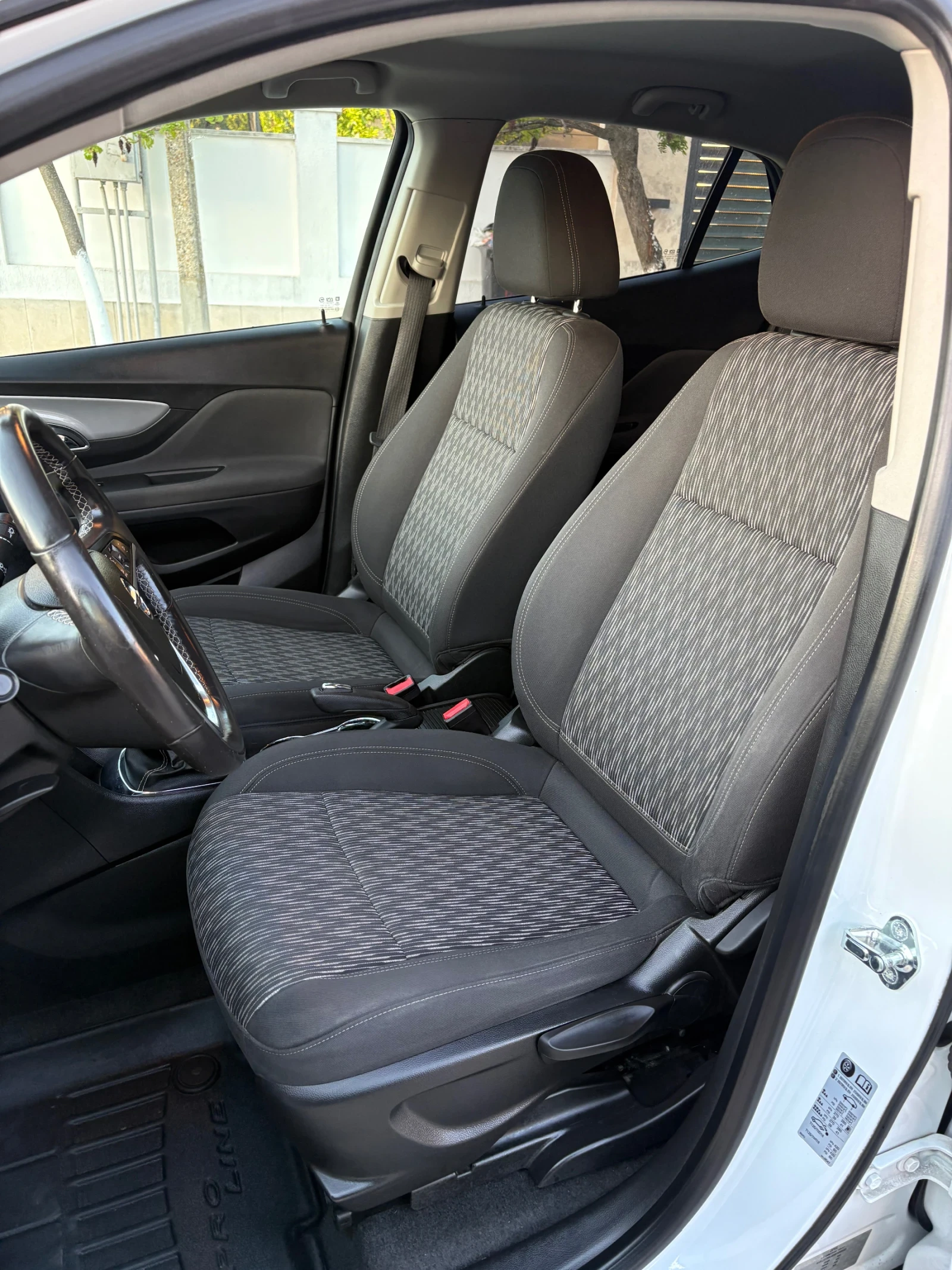 Opel Mokka 1.7CDTI 131КС , снимка 9 - Автомобили и джипове - 54326069