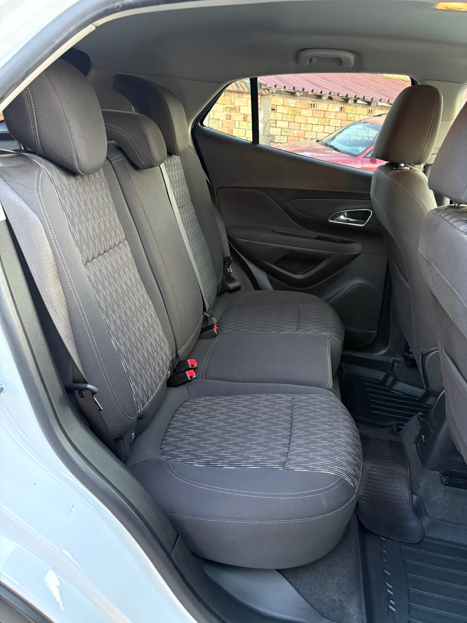 Opel Mokka 1.7CDTI 131КС , снимка 11 - Автомобили и джипове - 54326069