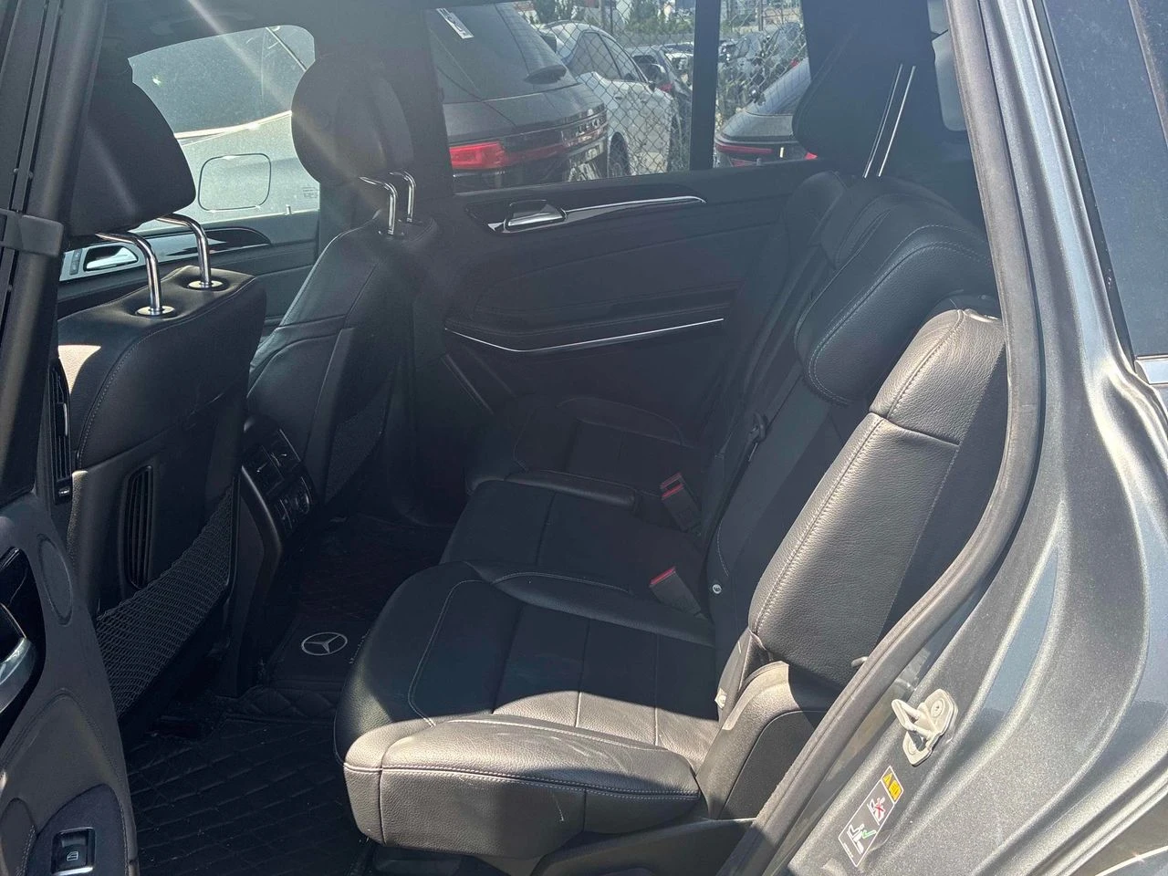 Mercedes-Benz GLS GLS 550, снимка 9 - Автомобили и джипове - 55801178