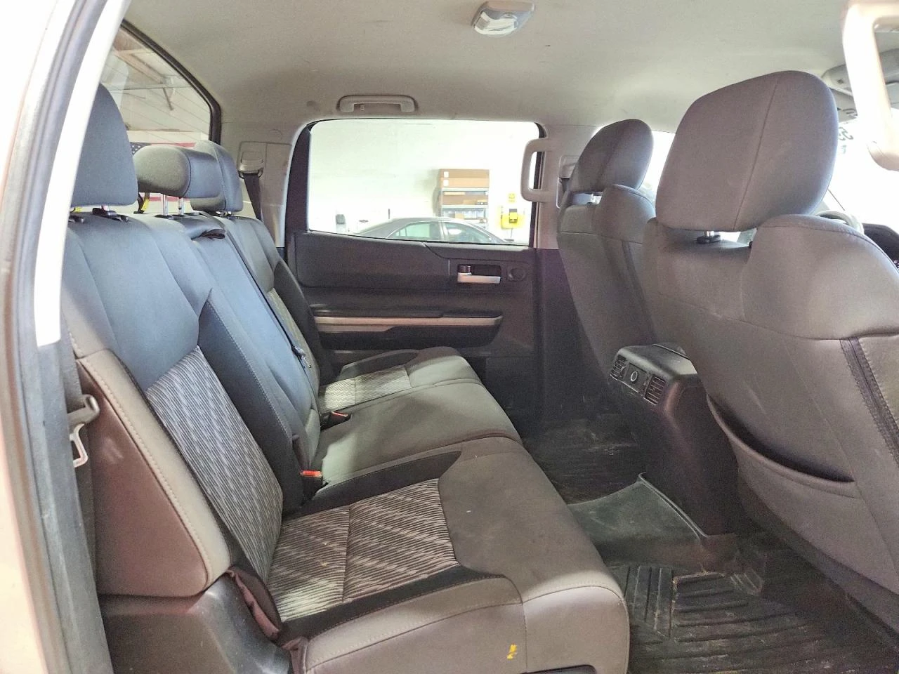 Toyota Tundra 5.7l Sr5, снимка 10 - Автомобили и джипове - 56041721