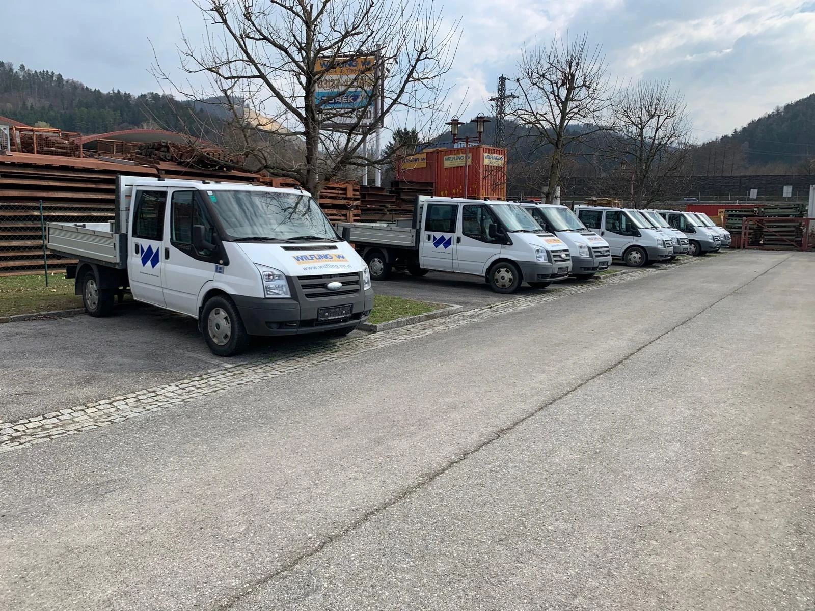 Ford Transit 2.4D 74kW 6+ 1 места