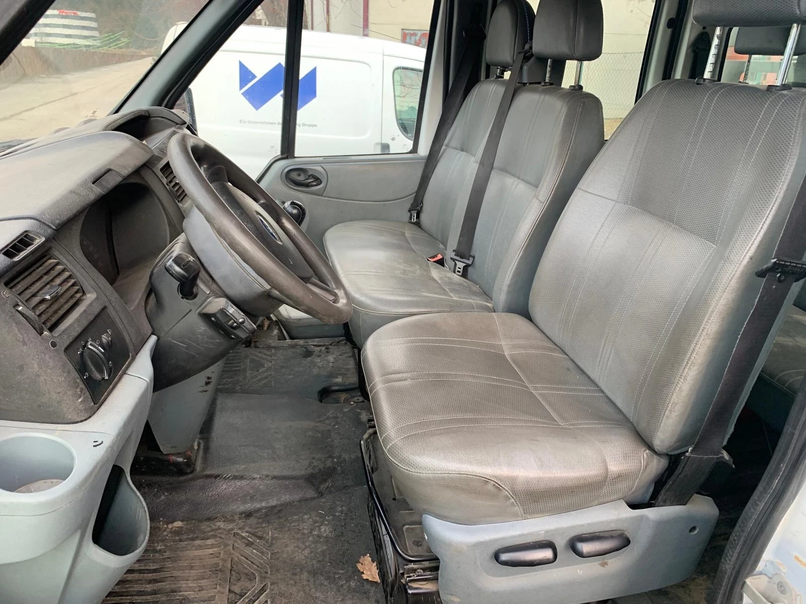 Ford Transit 2.4D 74kW 6+ 1 места, снимка 5 - Бусове и автобуси - 53965894