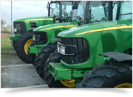 Трактор John Deere Резервни части, снимка 1 - Селскостопанска техника - 5240625