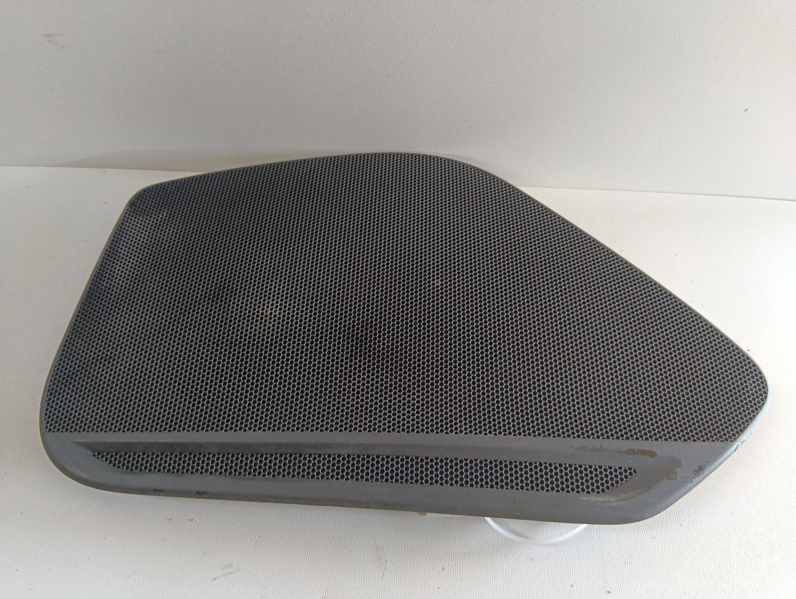 решетка тонколона предна дясна 8W0035420 Audi A4