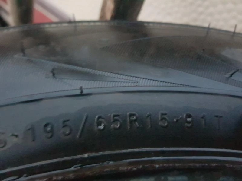 Гуми с джанти Maxxis 195/65R15, снимка 3 - Гуми и джанти - 35356289