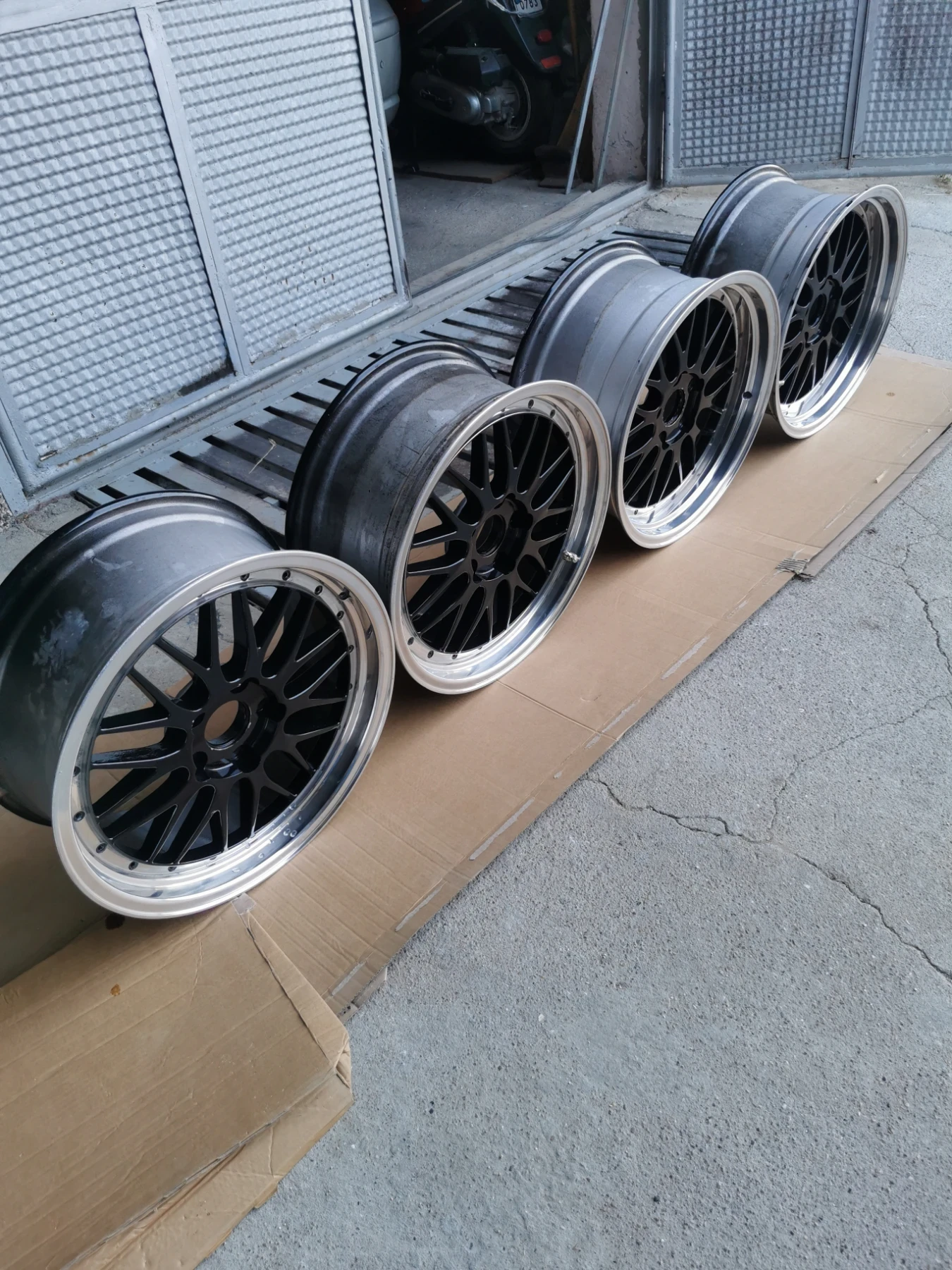 ���� � ������ 235/40R18 | Mobile.bg � ����������� 5