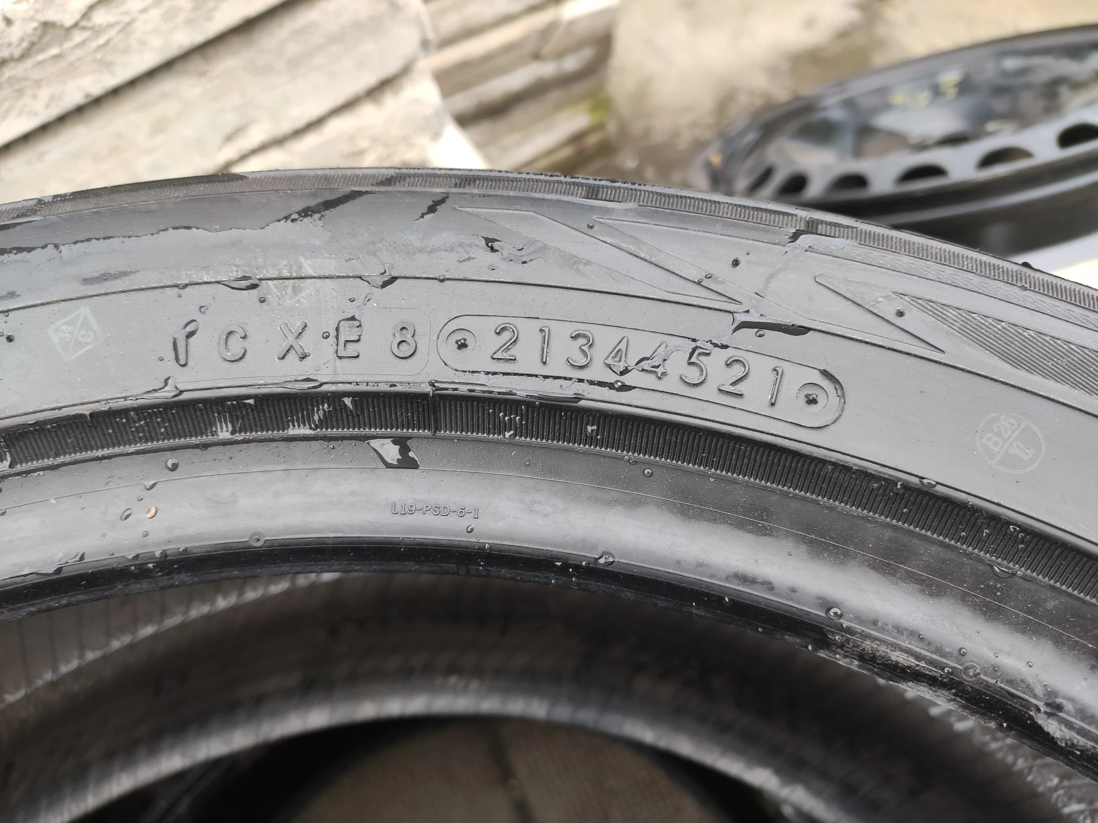 Гуми Летни 225/45R19, снимка 4 - Гуми и джанти - 54807164