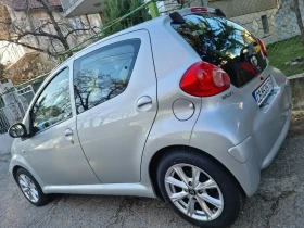 Toyota Aygo Бензин, 4-ри Врати, снимка 6