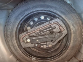 Toyota Aygo Бензин, 4-ри Врати, снимка 12