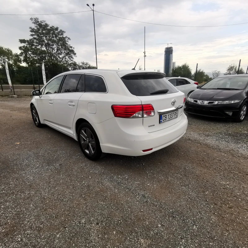 Toyota Avensis 2.0 d, снимка 4 - Автомобили и джипове - 47048333