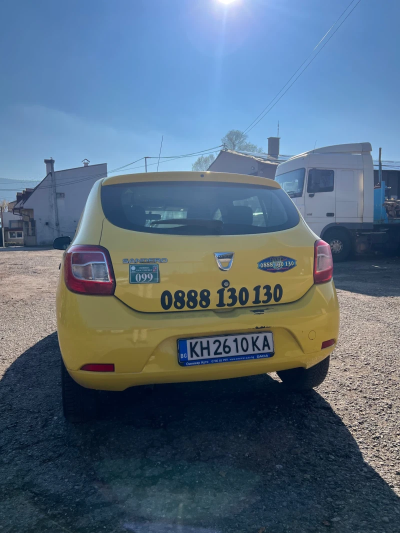 Dacia Sandero 1.2I ГАЗ - КЛИМА - 75кс, снимка 3 - Автомобили и джипове - 48007496