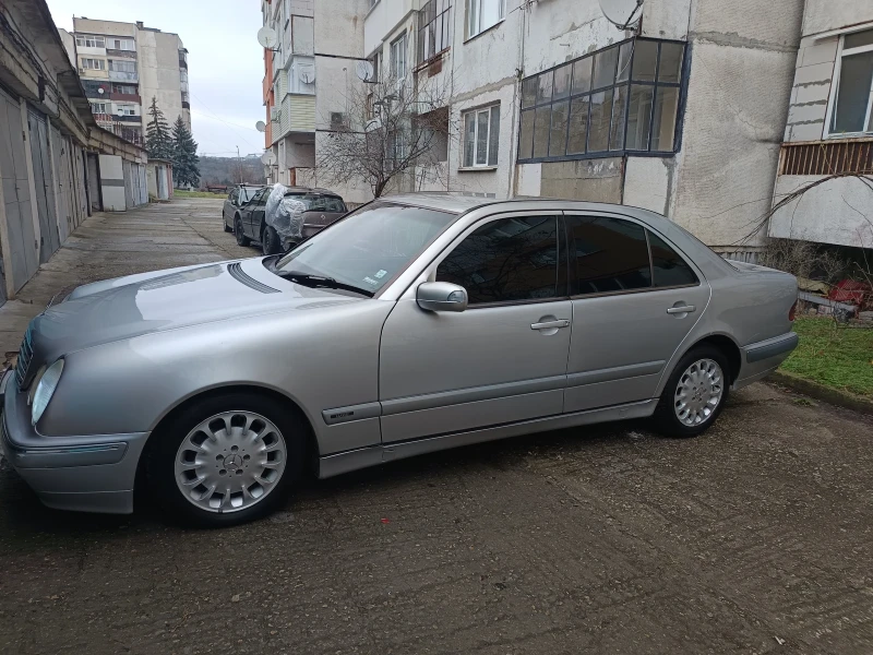 Mercedes-Benz E 220 W210, снимка 2 - Автомобили и джипове - 48934509