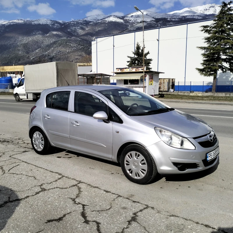 Opel Corsa 1.2 бензин клима, снимка 2 - Автомобили и джипове - 49230158