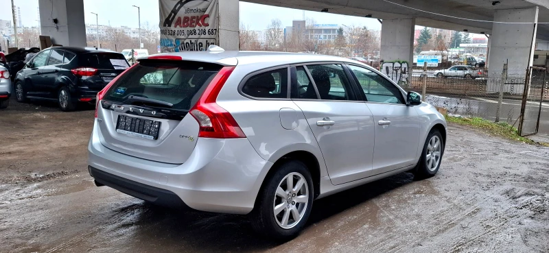 Volvo V60 DRIVE E, снимка 5 - Автомобили и джипове - 49328497