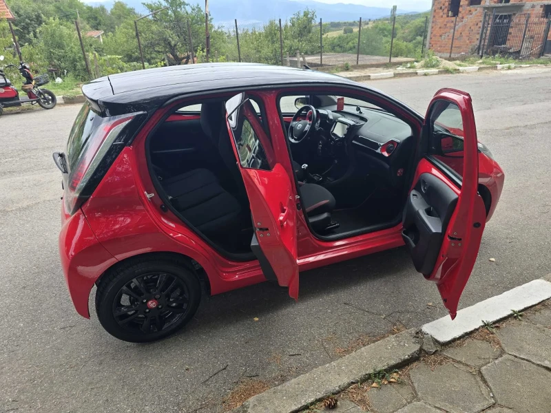 Toyota Aygo, снимка 12 - Автомобили и джипове - 52325891