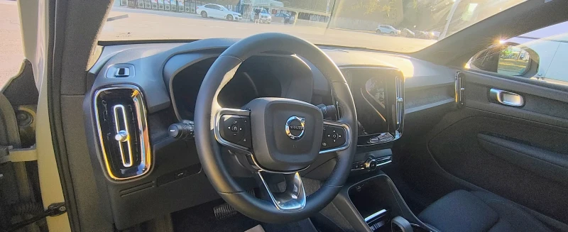 Volvo C40, снимка 5 - Автомобили и джипове - 51993395